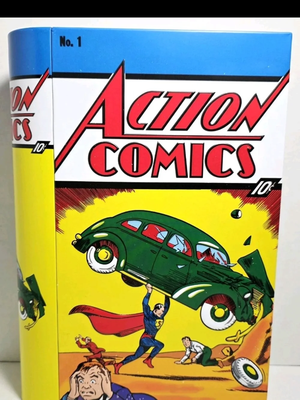 DC 90th Anniversary Tin can & 2 lanyards 🆕✨🍿🍭🎉🎁